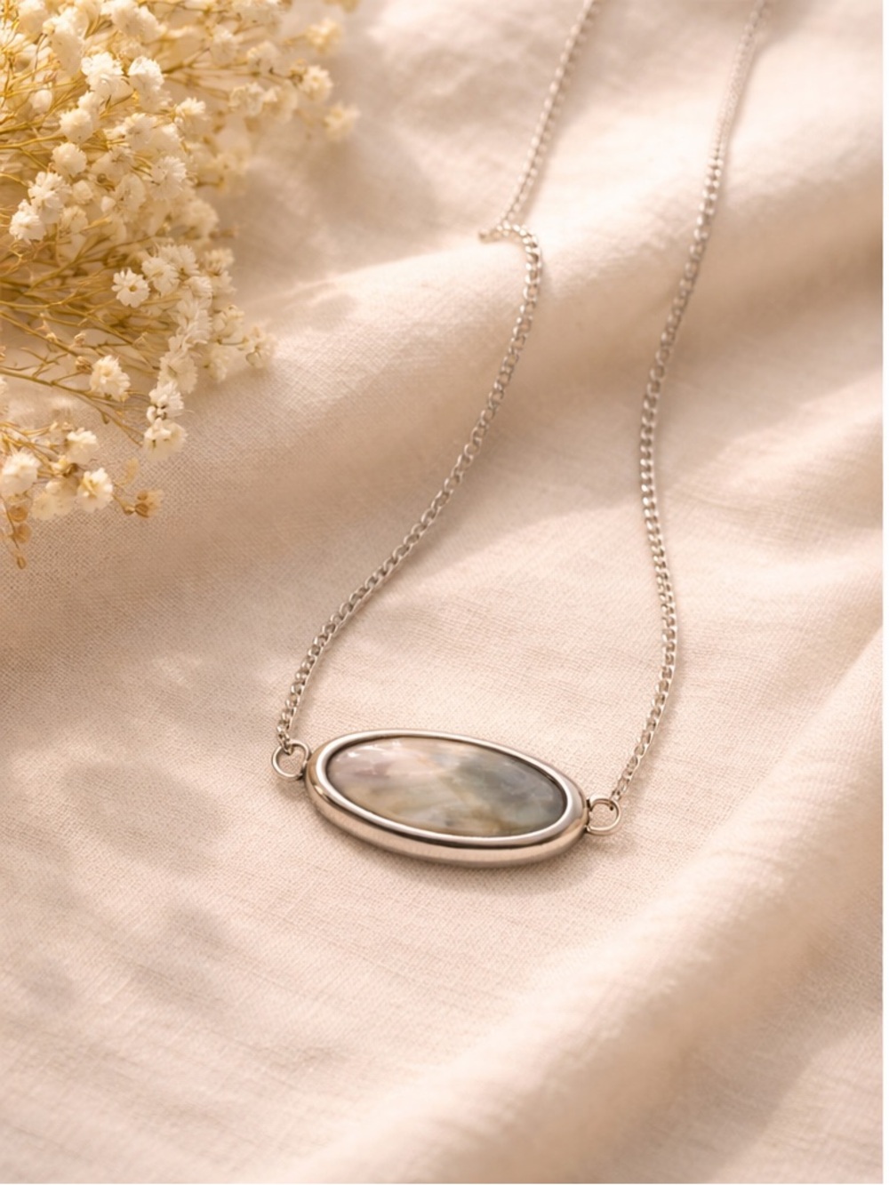 Vintage 1977 Avon Silver Tone Oyster Shell Look Slider Necklace 16” New w Box